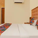 Fabexpress Emerald Hotel