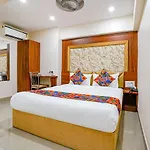Fabexpress Alive - Nr Juhu Hotel