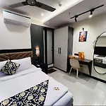 Rich Hotel 3*