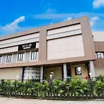 Townhouse Ghodbunder Road Company Serviced 3* Sasupada