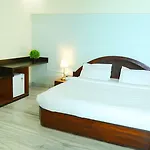 Country By Turtle & - Airport Hotel 3*