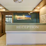 Hotel Aura - Near Malad Link Road