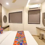 Fabhotel Well Back