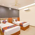 Fabhotel Well Back
