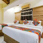 Fabhotel Amber Crop Inn Hotel 3*
