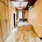 Villa Row House Near Us Consulate Bkc & Nmcc *