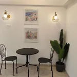 Delphi 2Bhk - Calm Comfort Minutes From Bkc