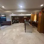 Lucky Goregaon Hotel 3*