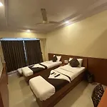 Hotel Lucky Goregaon