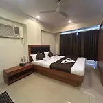 Hotel Lucky Goregaon