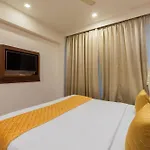 Hotel Lords, Fort