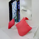 Fabhotel Blue Light