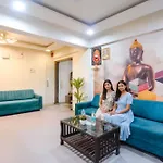 Fabhotel Arsh Executive Inn