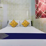 Hotel O Gulzar Masjid Bunder Railway Station