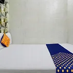 Hotel O Gulzar Masjid Bunder Railway Station