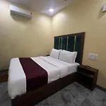 Fabhotel Aai Om Residency