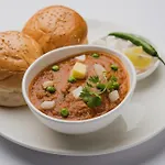 Hotel O Khar East Near Railway Station