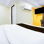 Hotel O Metro Galaxy Inn