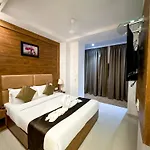Palm Breeze - Colaba
