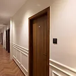 Palm Breeze - Colaba Hotel