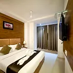 Hotel Palm Breeze - Colaba Mumbai