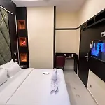 Sky Suites By Glitz Hotels Nr Internatinational Airport Mumbai