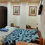 Ebony Room - Ac, Kitchenette, Ensuite, Independent Homestay