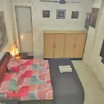 Ivory Room, Ac, Smart Tv, Ensuite, Independent Homestay Mumbai