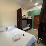 Hotel Galaxy Executive Guest House & Ac Dormitory