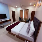 Hotel Silver Leaf - Vile Parle East - Near Mumbai Airport