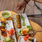 Stayvista At Villa Romania