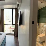 Palm Breeze - Colaba Hotel