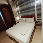 Hotel Palm Breeze - Colaba