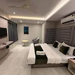 Kurla Hotel 2*