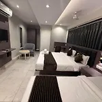 Hotel Kurla