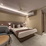 Kurla Hotel 2*