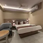 Hotel Kurla 2*