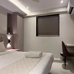 Kurla Hotel 2*