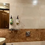Hotel Amber Edition -