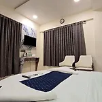 Hotel Smooth Checkin By Edition Blue - Mumbai