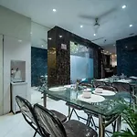 Hotel Glitz Rexton - Near Iit Powai *