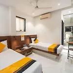Hotel Glitz Rexton - Near Iit Powai Mumbai