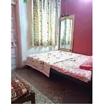Cozy Bedroom In 1 Bhk, With Kitchen, In Chembur
