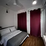 Studio Apartment In Bandra West