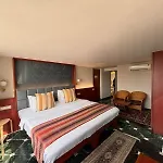 Hiltop Hotel
