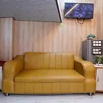 Fabhotel Dream Palace