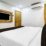 Collection O Khar Road Railway Station Hotel Mumbai
