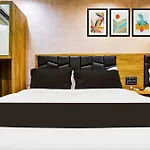 Collection O Khar Road Railway Station Hotel Mumbai