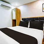 Collection O Khar Road Railway Station Hotel Mumbai