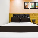 Collection O Khar Road Railway Station Hotel Mumbai